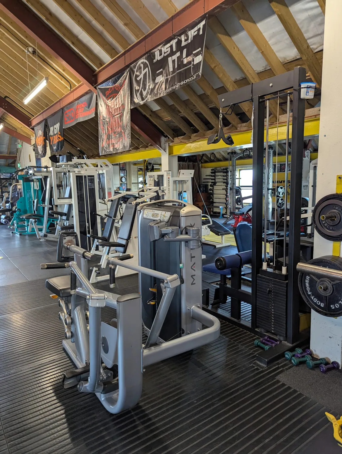 Sammy’s Gym Maghera — interior and training equipment, photograph 9